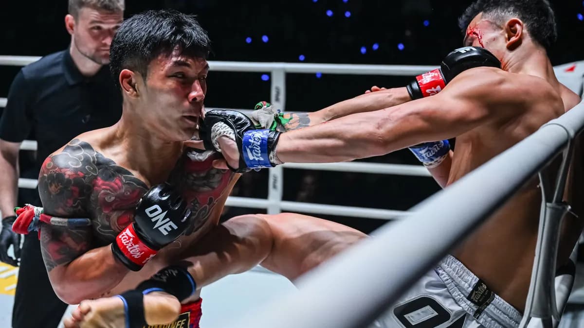 Un combat légers explosif au Lumpinee : Khundet PK Saenchai écrase Kiwthong TKD aux points Un combat légers explosif au Lumpinee : Khundet PK Saenchai écrase Kiwthong TKD aux points