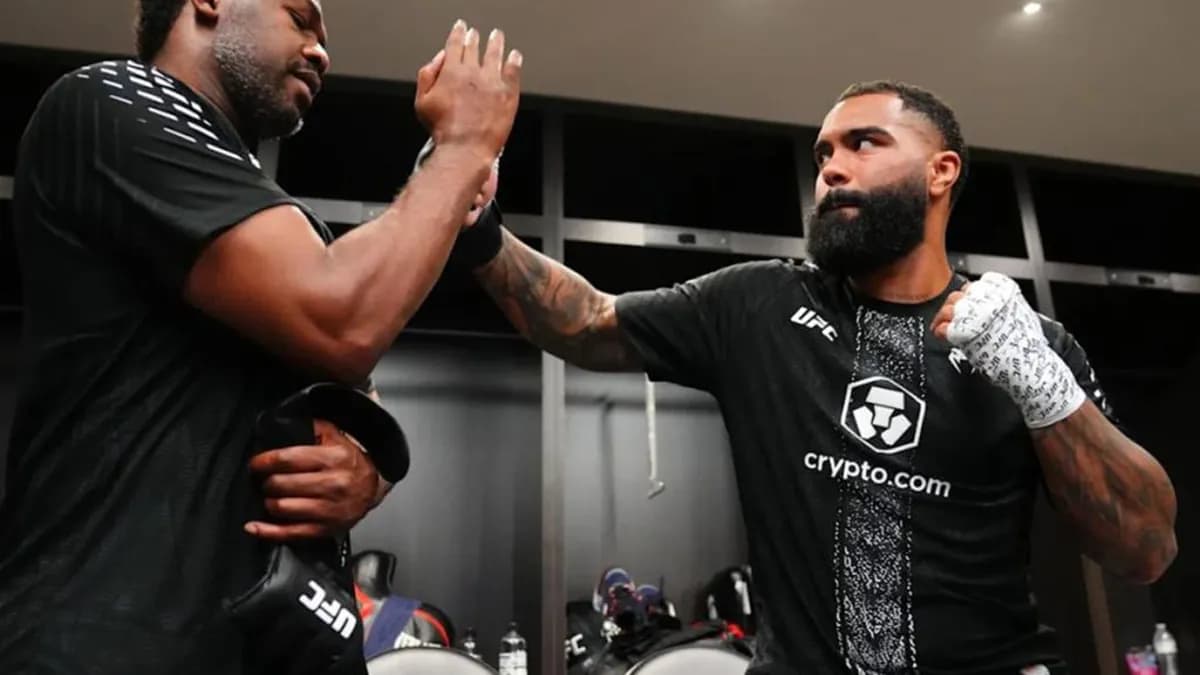 A two-round setback: Steveson falls in the cage just 12 seconds into his UFC debut A two-round setback: Steveson falls in the cage just 12 seconds into his UFC debut