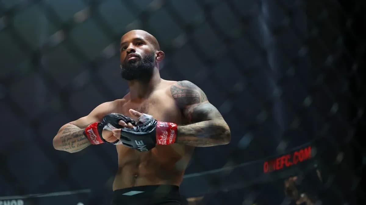 L'ancien champion des poids mouches de l'UFC dénonce les coups de pied au genou et les clés de talon, jugés trop dangereux pour les athlètes. L'ancien champion des poids mouches de l'UFC dénonce les coups de pied au genou et les clés de talon, jugés trop dangereux pour les athlètes.