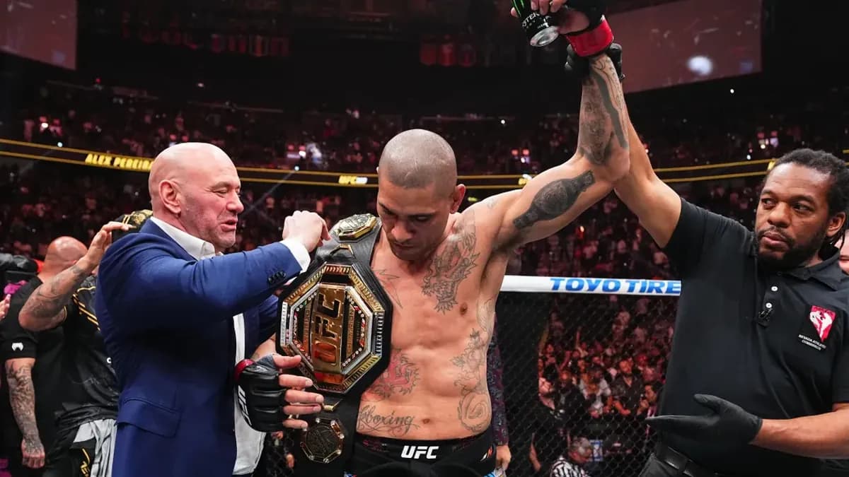 Le président de l'UFC, Dana White, rejette les allégations de manipulation de Daniel Cormier et Alex Pereira, affirmant que l'organisation maintient une neutralité totale. Le président de l'UFC, Dana White, rejette les allégations de manipulation de Daniel Cormier et Alex Pereira, affirmant que l'organisation maintient une neutralité totale.