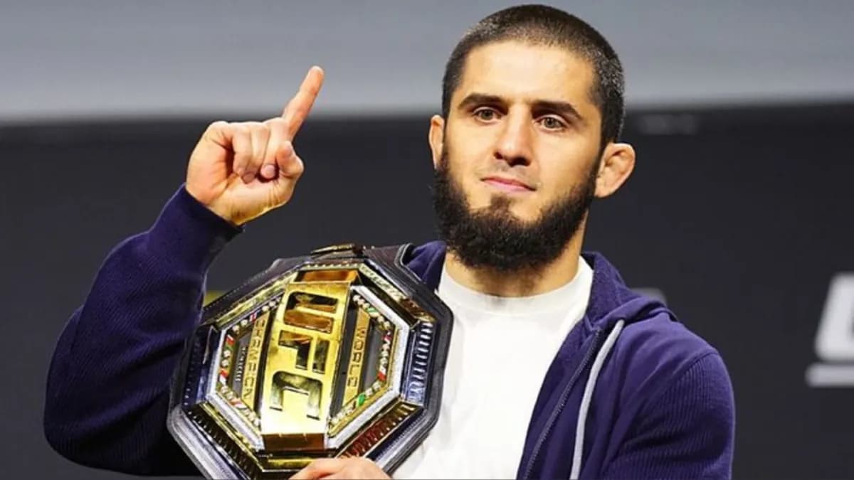 Islam Makhachev entre dans la légende : le record d'Anderson Silva tombe à l'UFC 322