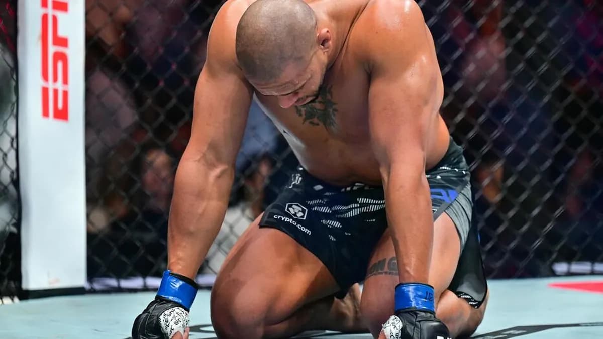 UFC : Aspinall brise le silence après le no-contest controversé face à Gane – "Je veux cette revanche !" UFC : Aspinall brise le silence après le no-contest controversé face à Gane – "Je veux cette revanche !"