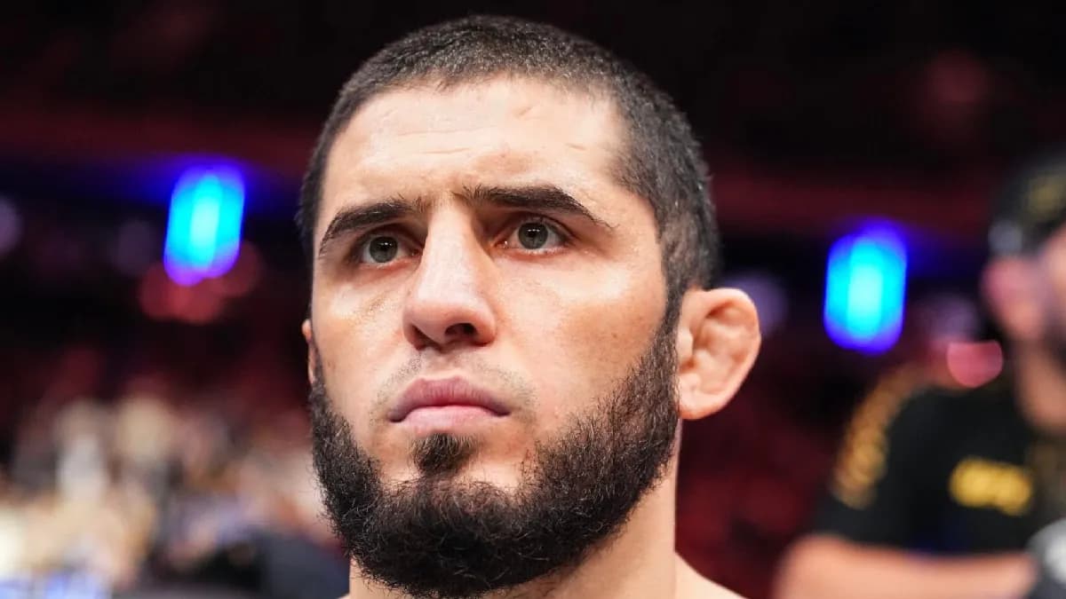 Islam Makhachev dévoile ses plans : "L’UFC va bientôt trancher, et je serai prêt"