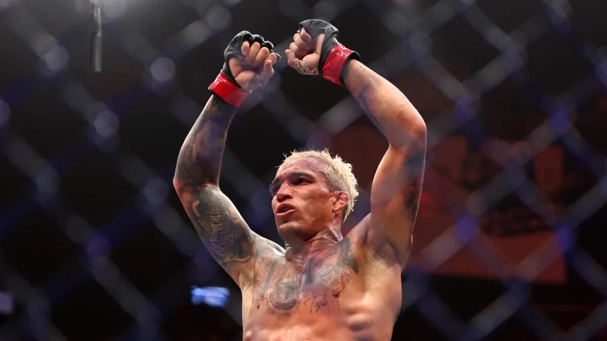 Charles Oliveira vs Max Holloway : Le choc BMF reporté à mars ou avril 2026