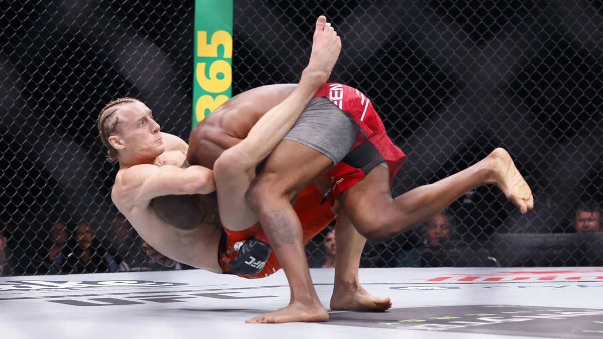 UFC : Paddy Pimblett propose de légaliser les coups de pied circulaires et les genoux à la tête au sol