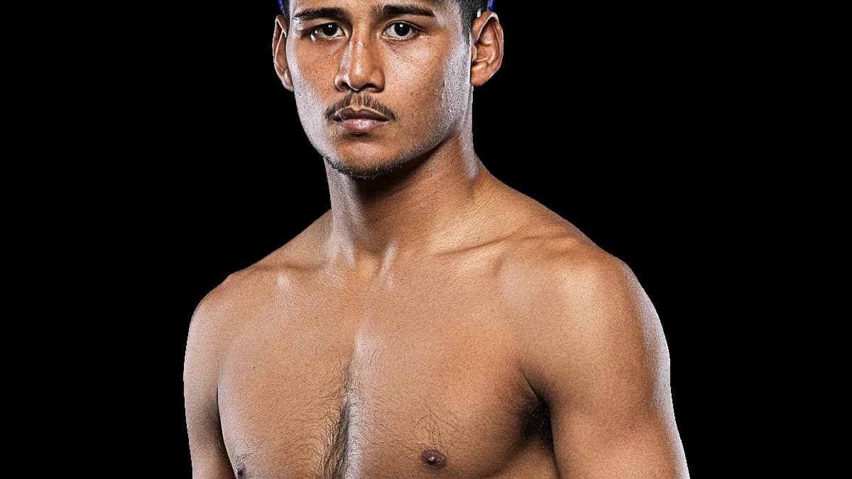 Decho Por Borirak domine Pompet PongSuphan PK dans un combat épique à ONE Friday Fights 138