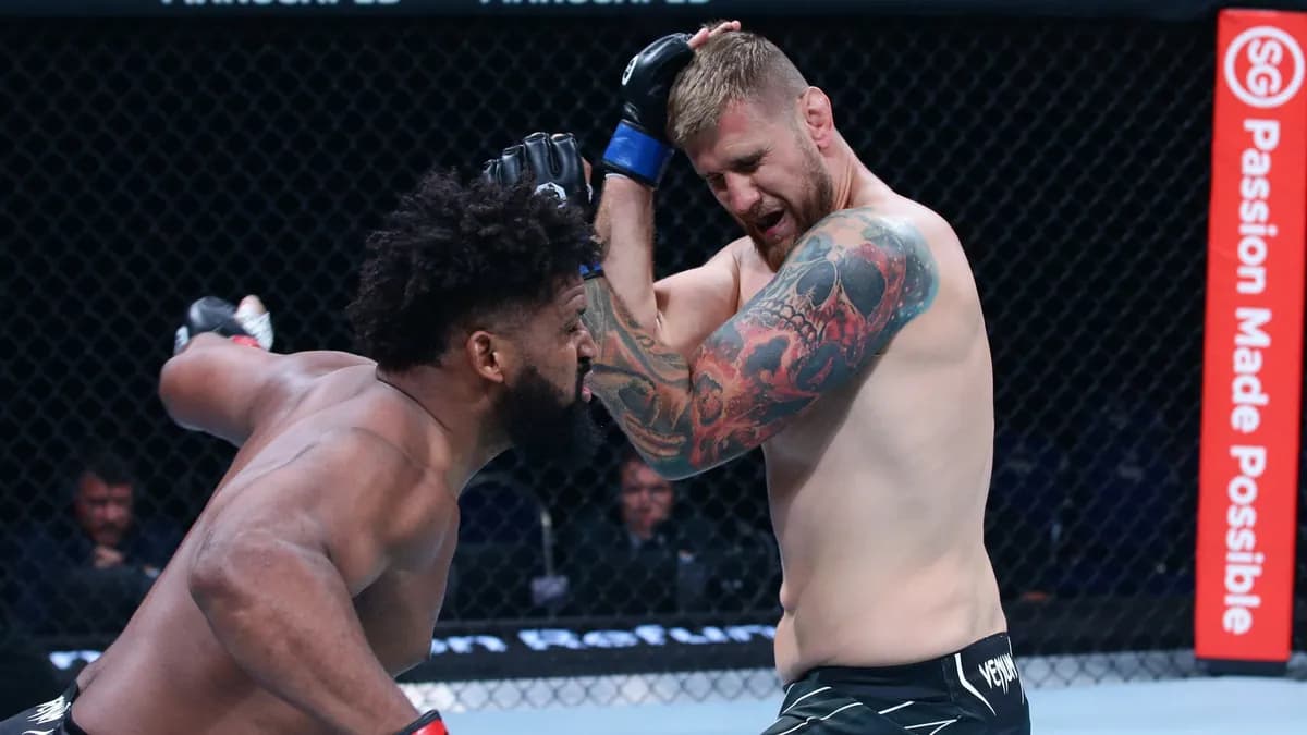 K.-O. spectaculaire : un combat amateur se termine en face-plant terrifiant à la Dan Henderson MMA