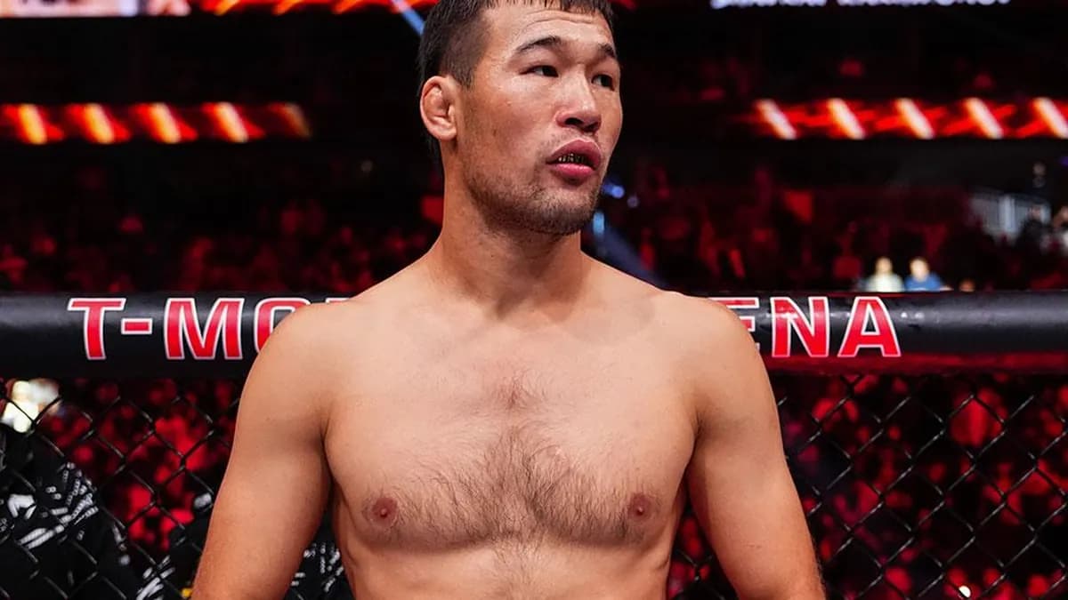 Shavkat Rakhmonov : Retiré du classement de l'UFC après une nouvelle chirurgie