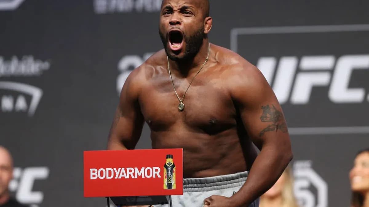 Jailton Almeida critique Daniel Cormier : "Manque de caractère" après des propos controversés