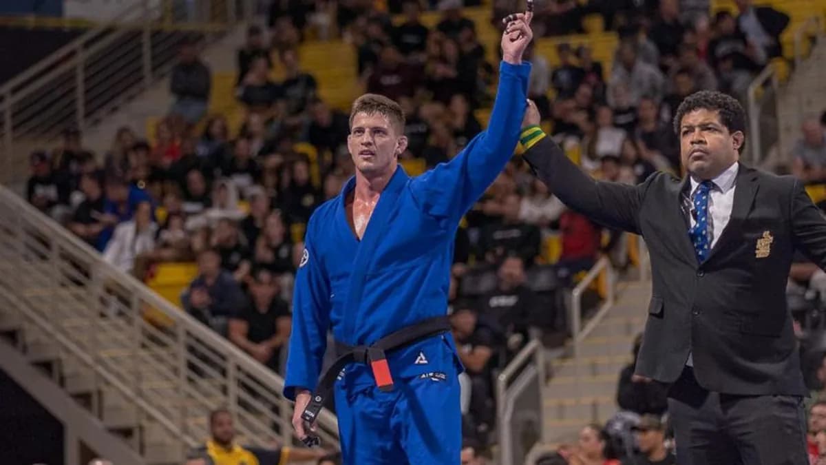 Retour triomphal de Meregali à l'UFC BJJ 5 : Une victoire qui relance sa carrière