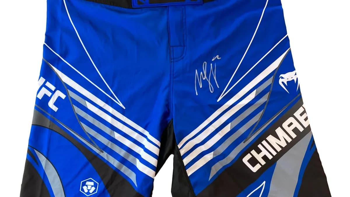 Les shorts porte-bonheur de Khamzat Chimaev : une tradition qui a marqué son ascension