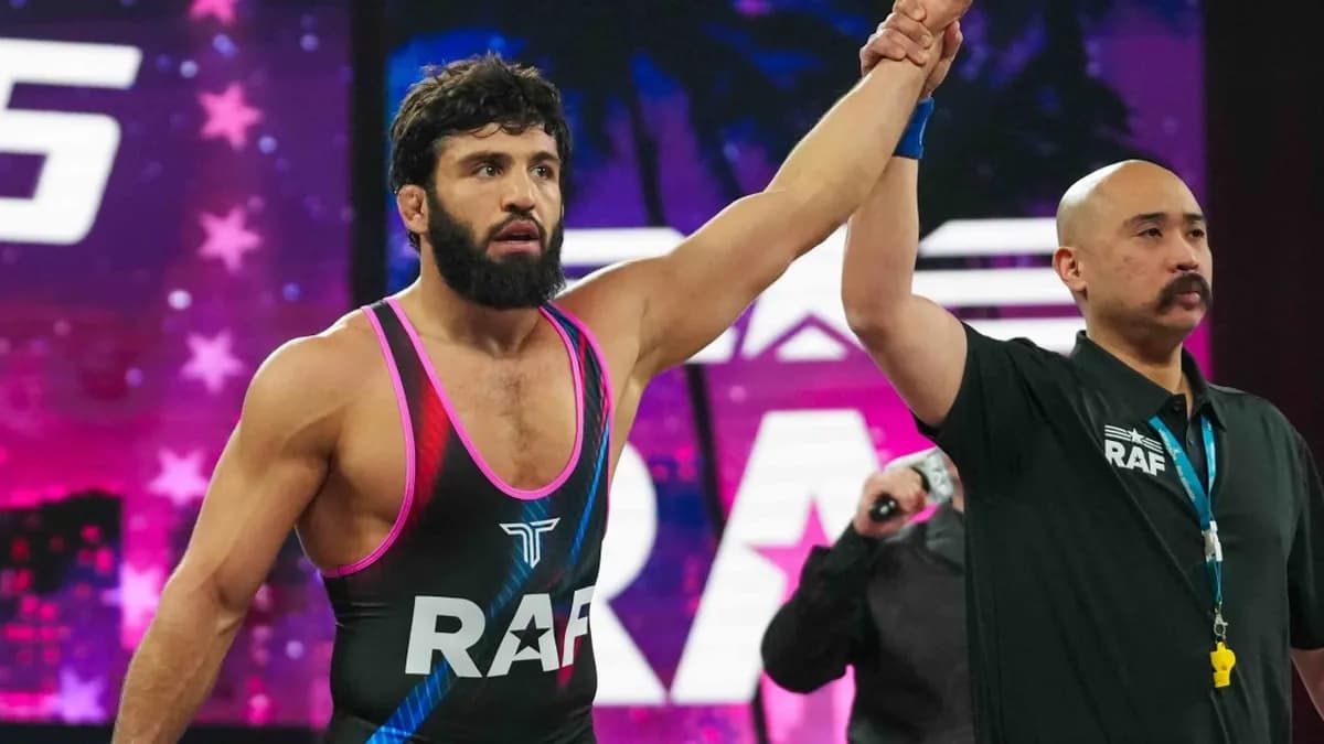 Rupture violente à RAF 6 : Arman Tsarukyan frappe Georgio Poullas après leur combat