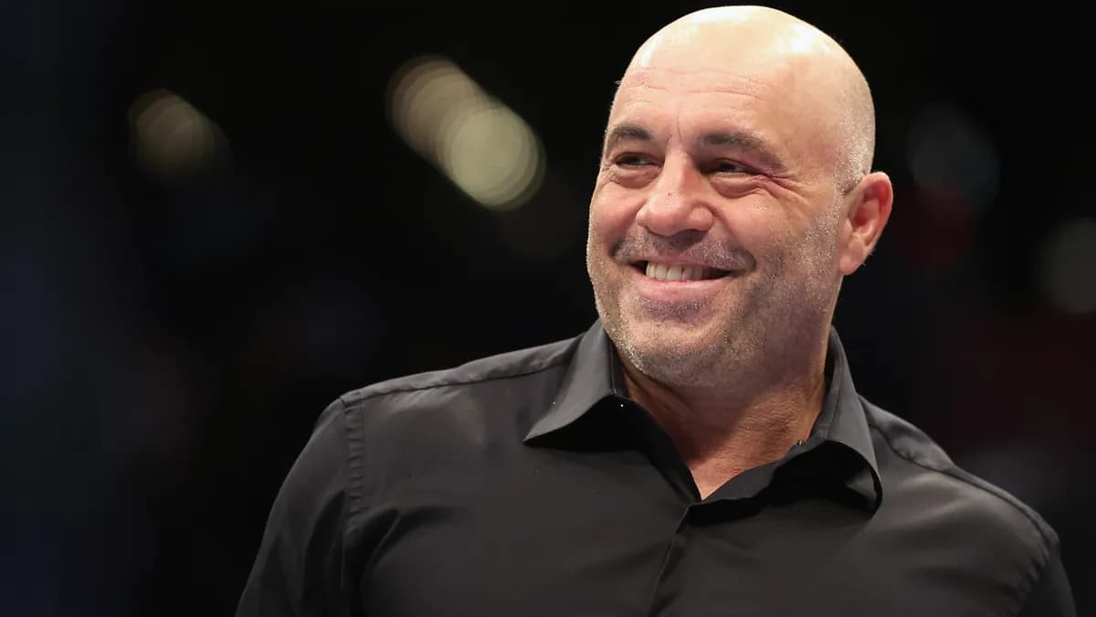 Joe Rogan de retour pour UFC 326 : Une équipe de légendes pour un événement historique