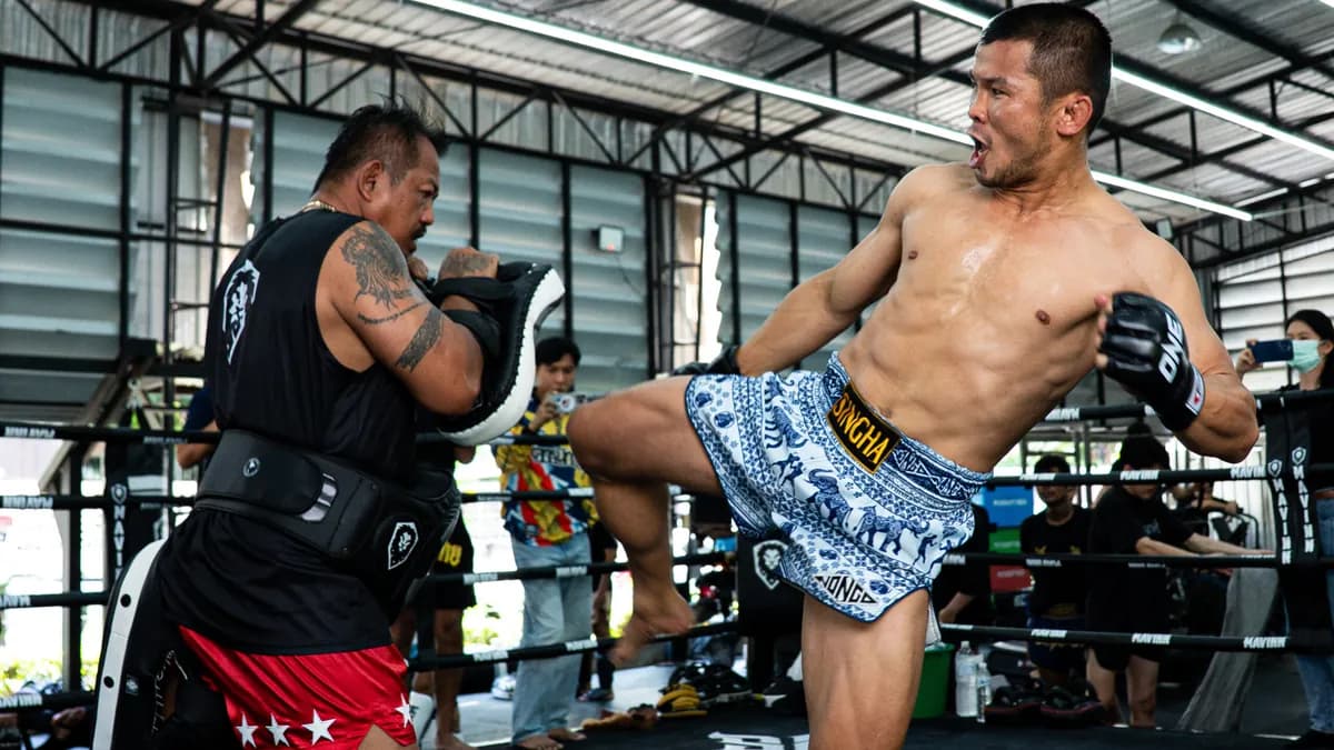 Denis Dotsenko vs Detchawalit : Un Ukrainien Déterminé à Briser la Série de Victoires du Prodige Thaïlandais à ONE Friday Fights 146