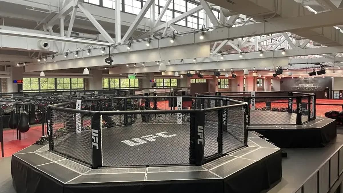 AJ Hotchkins : Quand l'entrée en cage tourne au cauchemar sportif