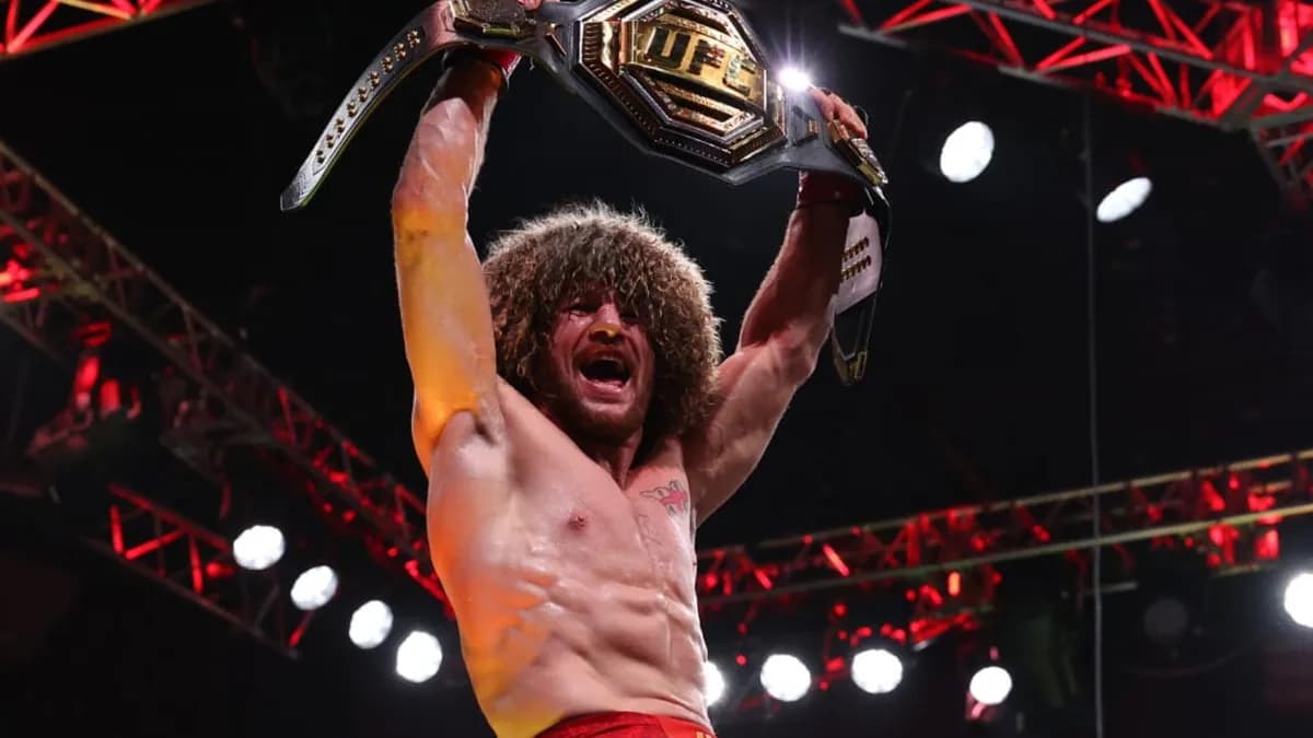 Cory Sandhagen salue Merab Dvalishvili après sa défaite à l'UFC 320 : "Je serai champion" Cory Sandhagen salue Merab Dvalishvili après sa défaite à l'UFC 320 : "Je serai champion"