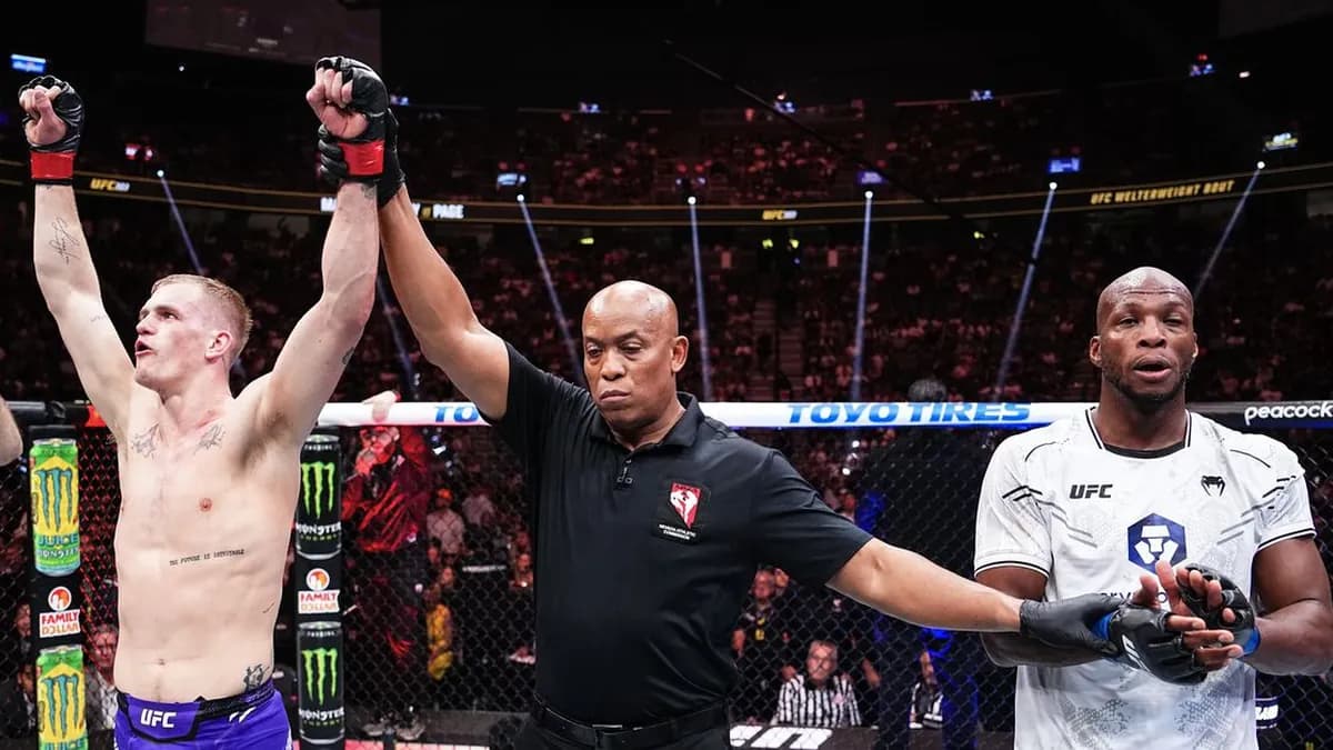 UFC Londres : Dana White critique sévèrement la performance de Michael "Venom" Page, un combat "mauvais" UFC Londres : Dana White critique sévèrement la performance de Michael "Venom" Page, un combat "mauvais"