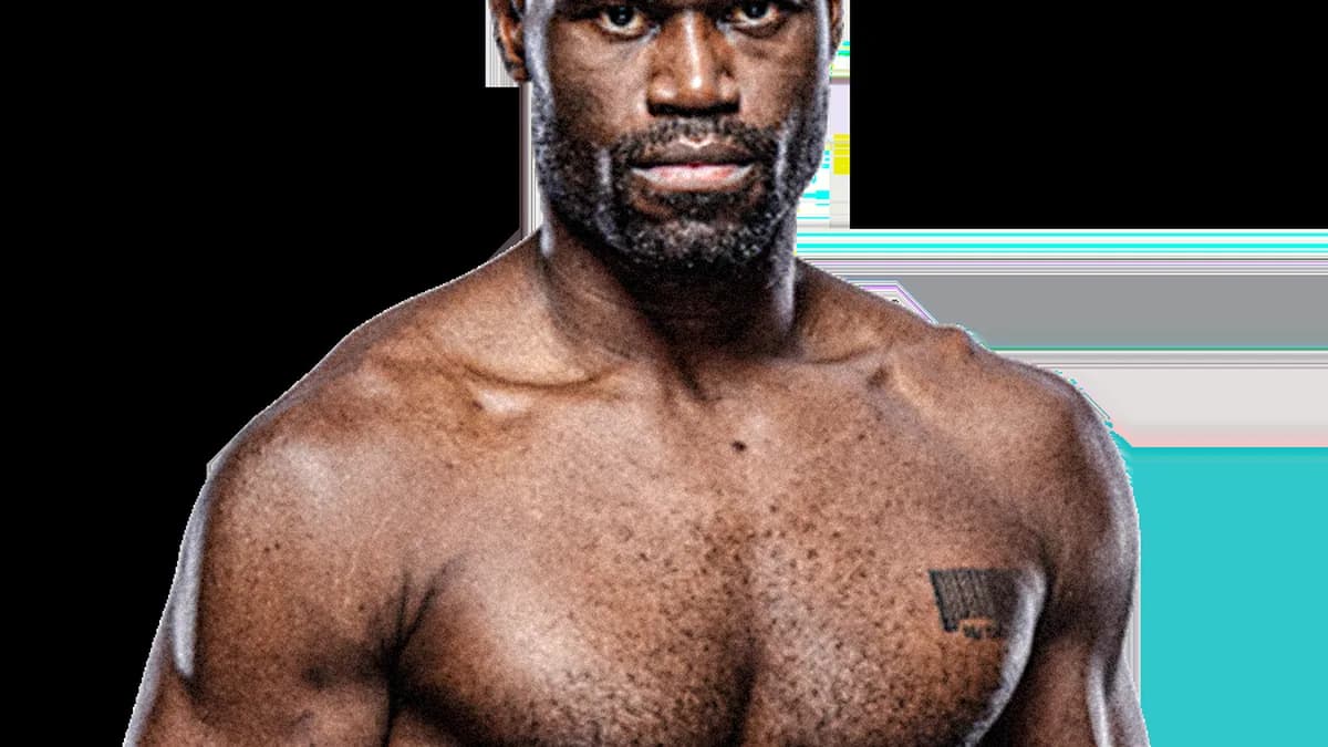 Karate Combat : Uriah Hall, le "Lion Déchaîné", signe et relance le débat sur le pit fighting