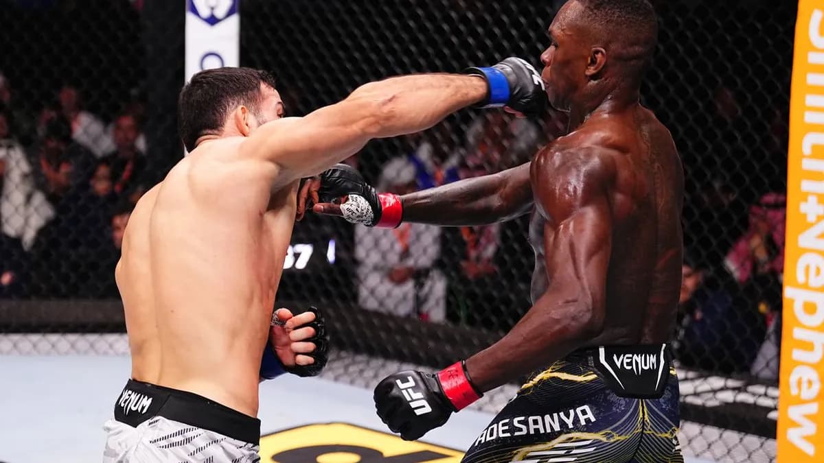 Israel Adesanya : L'incident du doigt dans l'œil a-t-il coûté son combat contre Nassourdine Imavov ?