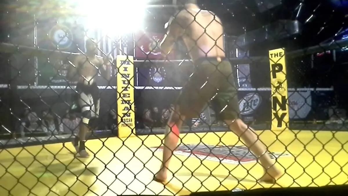 Edward "The Ninja" Massey : Un Combattant du Tennessee Prêt à Marquer l'Histoire du Kickboxing Professionnel