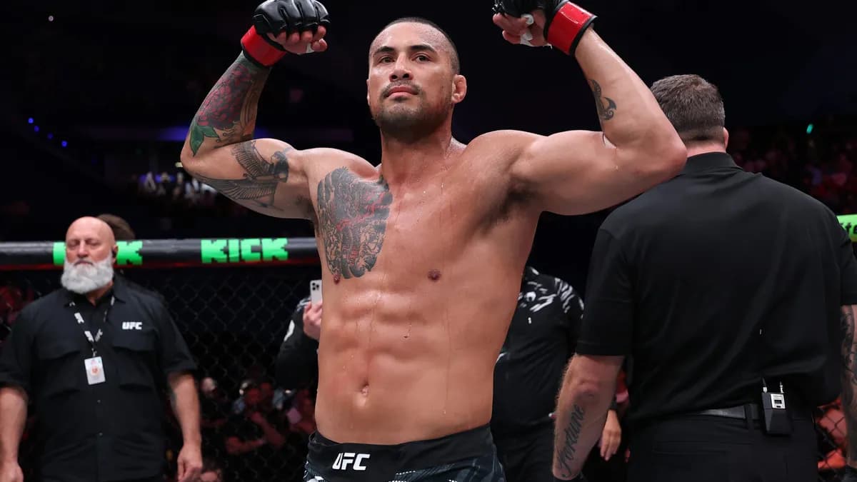 Le Néo-Zélandais s'impose par KO au premier round et devient champion des poids mi-lourds