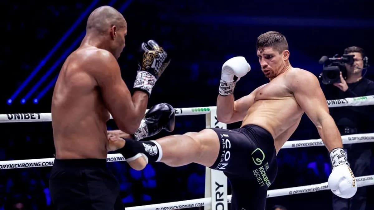 Un duel historique mêlant deux légendes : Usyk défend son titre WBC face à Verhoeven en Égypte