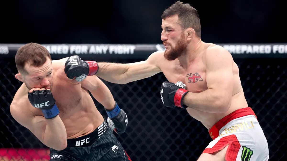 Dvalishvili analyse son échec à l'UFC 323 : surentraînement, rythme effréné et adaptation tactique de Yan