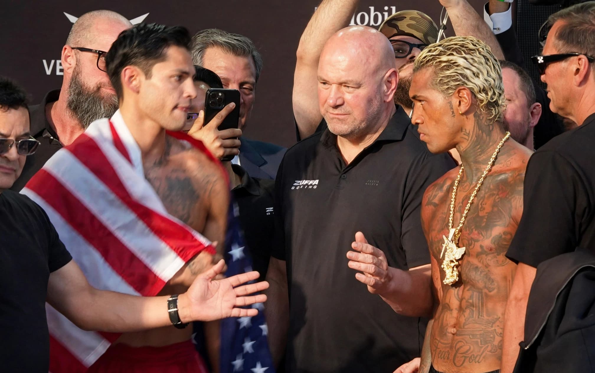 Ryan Garcia écrase Conor Benn en mi-moyens : KO foudroyant en deux rounds ! Ryan Garcia écrase Conor Benn en mi-moyens : KO foudroyant en deux rounds !