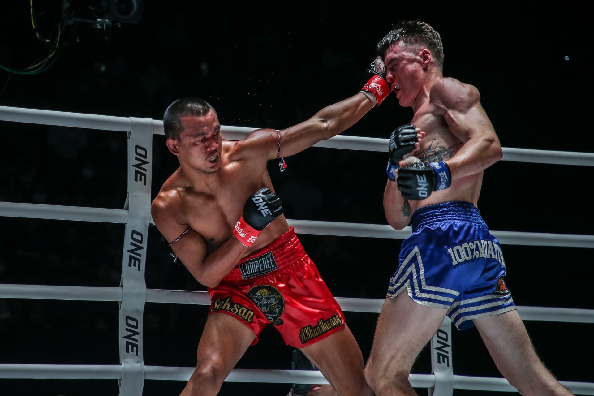 Le dernier combat légendaire de Muay Thai : Seksan Or Kwanmuang s’efface face à Muangthai PK Saenchai Le dernier combat légendaire de Muay Thai : Seksan Or Kwanmuang s’efface face à Muangthai PK Saenchai