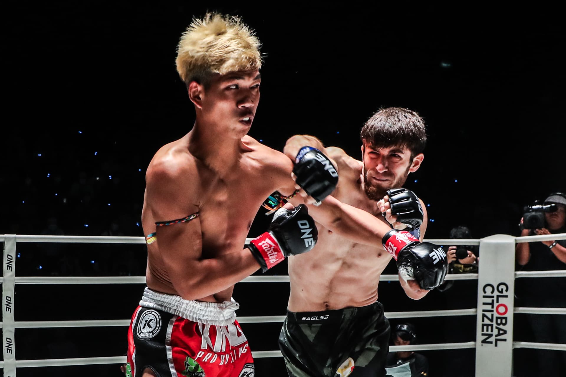 Ilyas Musaev écrase Suksawat PK Saenchai en Muay Thai au Lumpinee : un KO foudroyant en un round Ilyas Musaev écrase Suksawat PK Saenchai en Muay Thai au Lumpinee : un KO foudroyant en un round