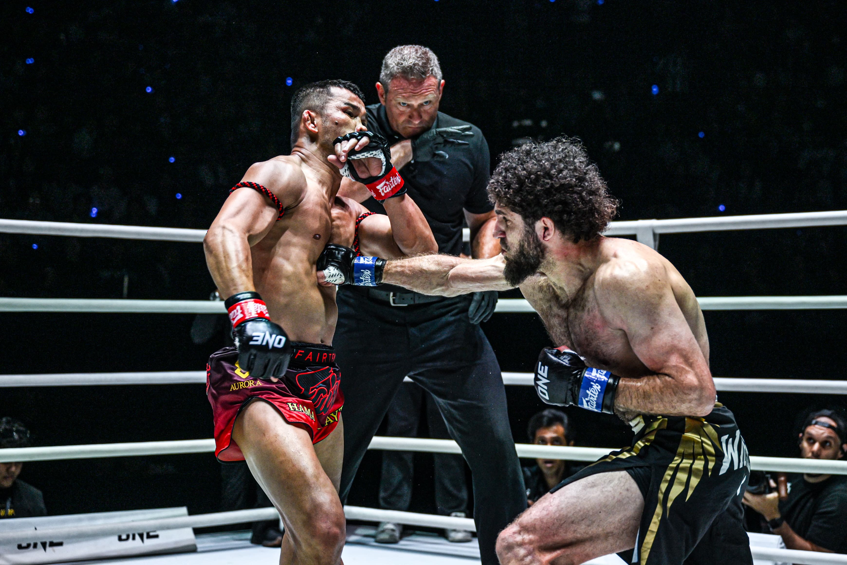Muay Thai ONE : Kiamran Nabati vs Nong-O Hama et Anane, l'arène des titans Muay Thai ONE : Kiamran Nabati vs Nong-O Hama et Anane, l'arène des titans