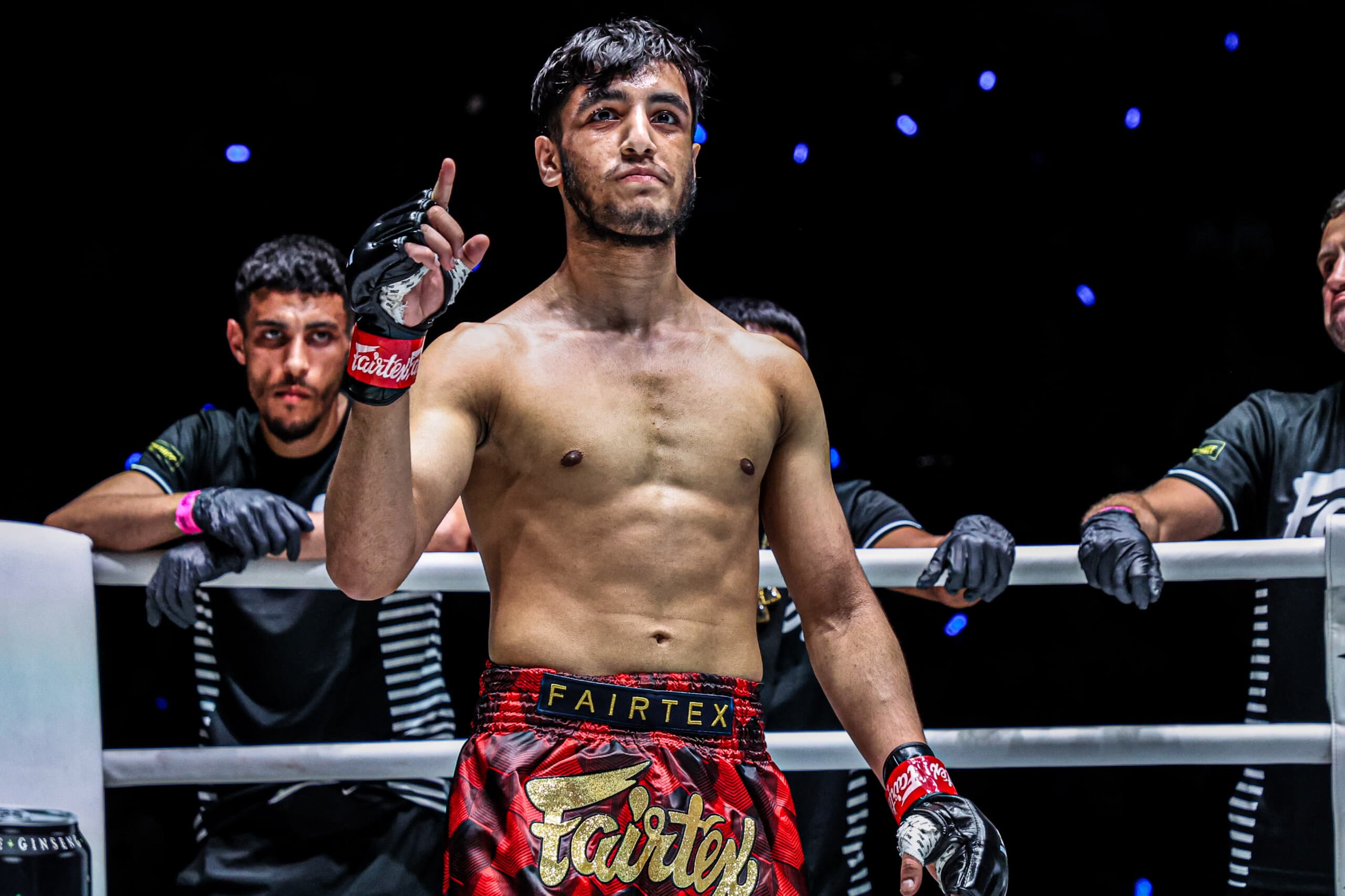 ONE Fight : Muay Thai, Chartpayak et Ubaid Hussain écrasent le stade Lumpinee ! ONE Fight : Muay Thai, Chartpayak et Ubaid Hussain écrasent le stade Lumpinee !