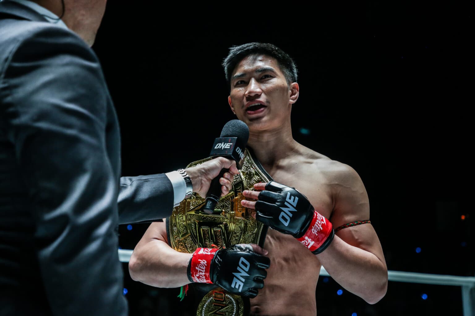 Muay Thai : Atchariya vs PK et Kwanmuang vs Saenchai, deux légendes en action au Lumpinee Stadium Muay Thai : Atchariya vs PK et Kwanmuang vs Saenchai, deux légendes en action au Lumpinee Stadium