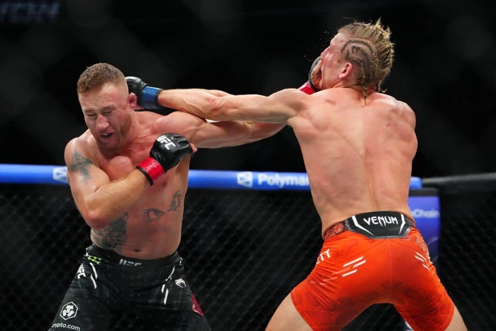 King III frappe fort dès son UFC débutant : KO en 36 secondes King III frappe fort dès son UFC débutant : KO en 36 secondes