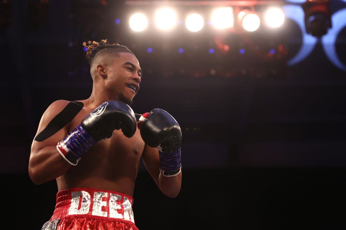 Cejudo vs Deen the Great : Le choc olympique en boxe anglaise à Miami Cejudo vs Deen the Great : Le choc olympique en boxe anglaise à Miami