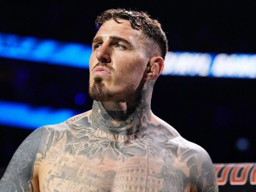 Aspinall et son titre UFC : qui décide de sa réintégration après 6 mois sans Octogone ? Aspinall et son titre UFC : qui décide de sa réintégration après 6 mois sans Octogone ?