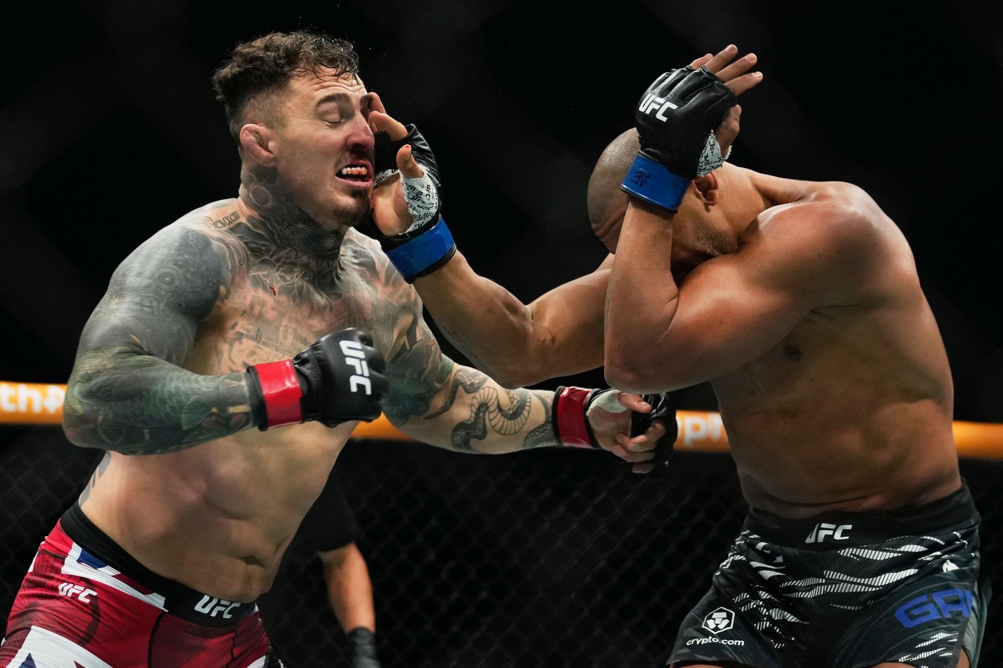 L'UFC en crise : Tom Aspinall et Demetrious Johnson, deux légendes en danger à cause de leurs yeux L'UFC en crise : Tom Aspinall et Demetrious Johnson, deux légendes en danger à cause de leurs yeux