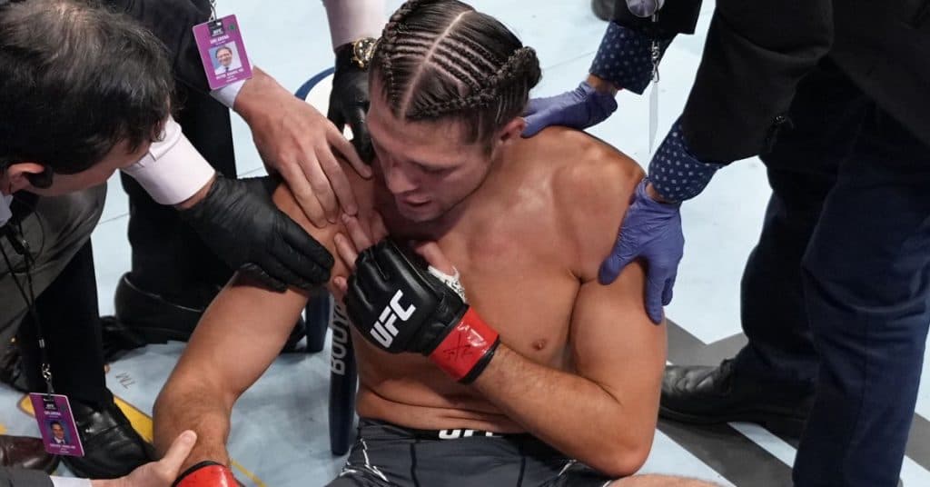 Ortega forfait UFC 331 : sa blessure et la malédiction des légers légendaires Ortega forfait UFC 331 : sa blessure et la malédiction des légers légendaires