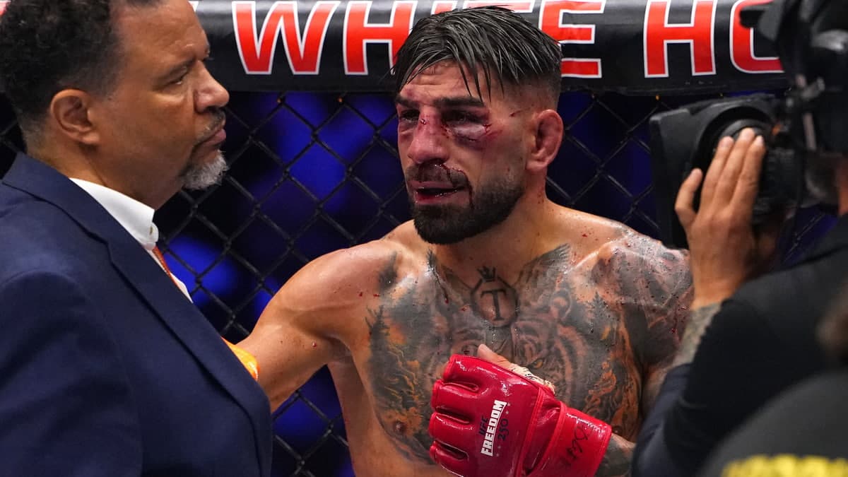 Topuria accuse Gaethje : Le UFC sous tension après la polémique des gants Topuria accuse Gaethje : Le UFC sous tension après la polémique des gants