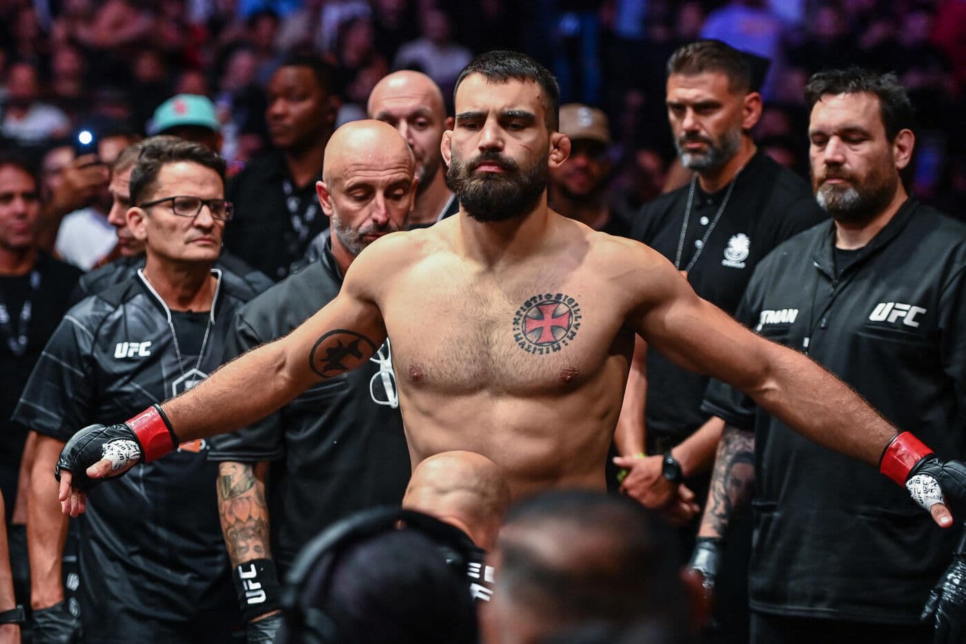 Début explosif de Parnasse à l'UFC Paris : KO en 2 min 35 sec, vers le sommet ! Début explosif de Parnasse à l'UFC Paris : KO en 2 min 35 sec, vers le sommet !