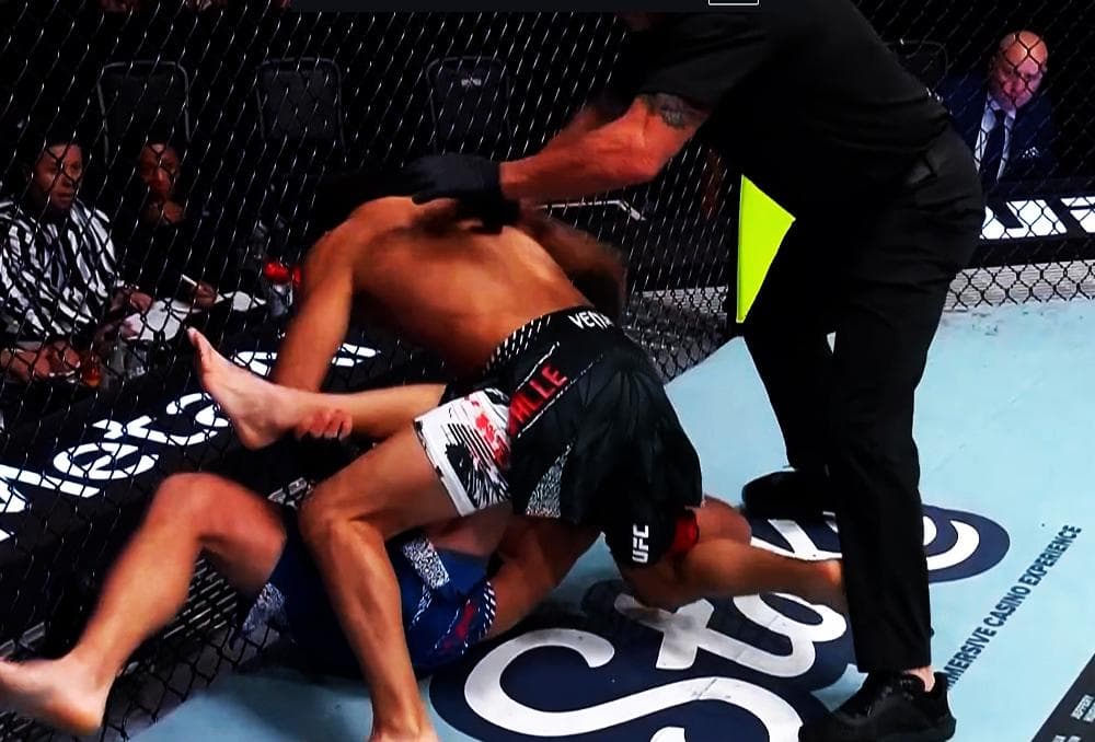 Retour fulgurant de Del Valle : KO d'Elkins en 35 secondes ! Retour fulgurant de Del Valle : KO d'Elkins en 35 secondes !
