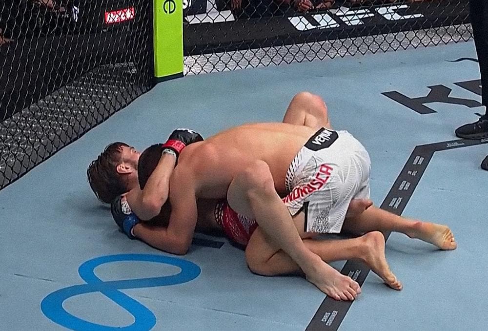 Wood face à Andrusca : Le retour du "Last Kingsman" après une chute brutale à UFC Paris Wood face à Andrusca : Le retour du "Last Kingsman" après une chute brutale à UFC Paris